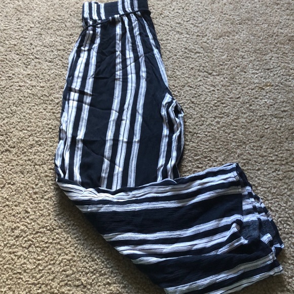 Flowy pants - Picture 2 of 3